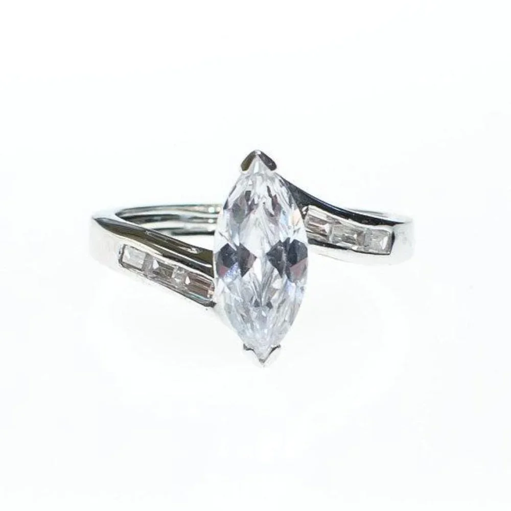 VINTAGE MARQUISE‎ CUBIC ZIRCONIA ENGAGEMENT RING